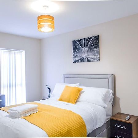 Salford Holiday Apartment マンチェスター エクステリア 写真