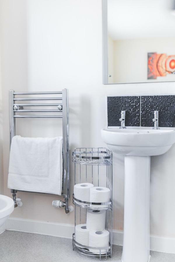 Salford Holiday Apartment マンチェスター エクステリア 写真