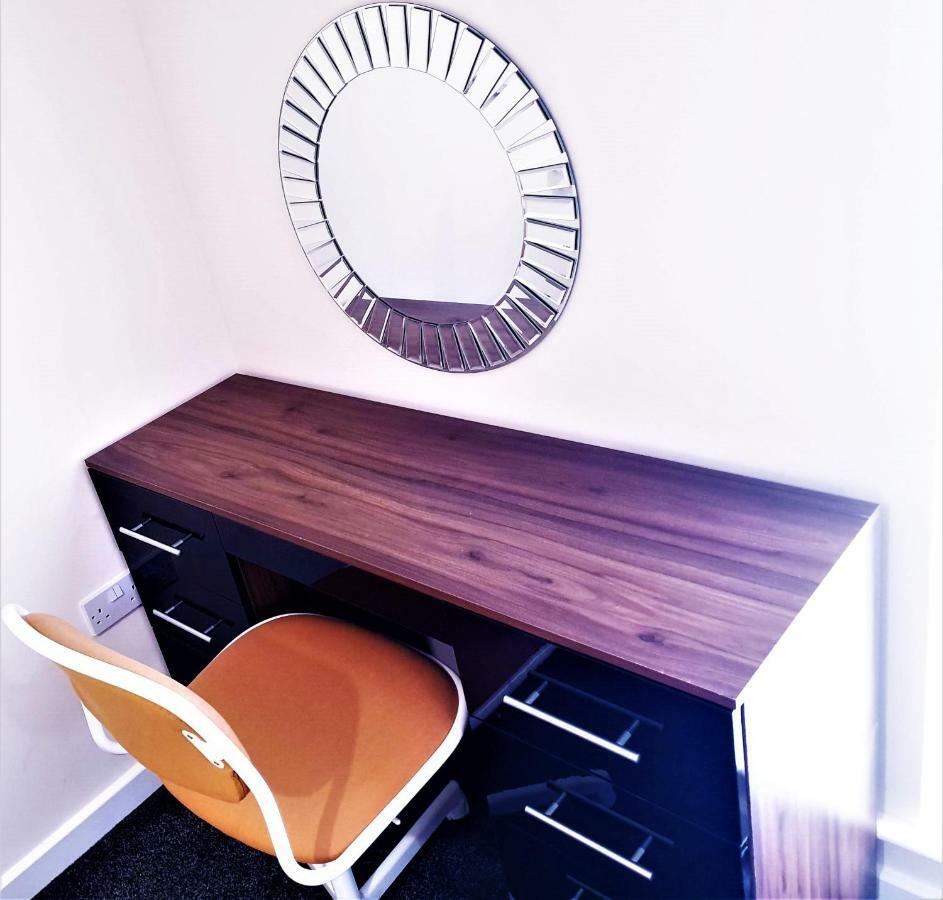 Salford Holiday Apartment マンチェスター エクステリア 写真